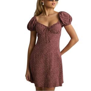 Blāshe Neutral Ditsy Floral Cottagecore Country Feminine Short Stretch Dress